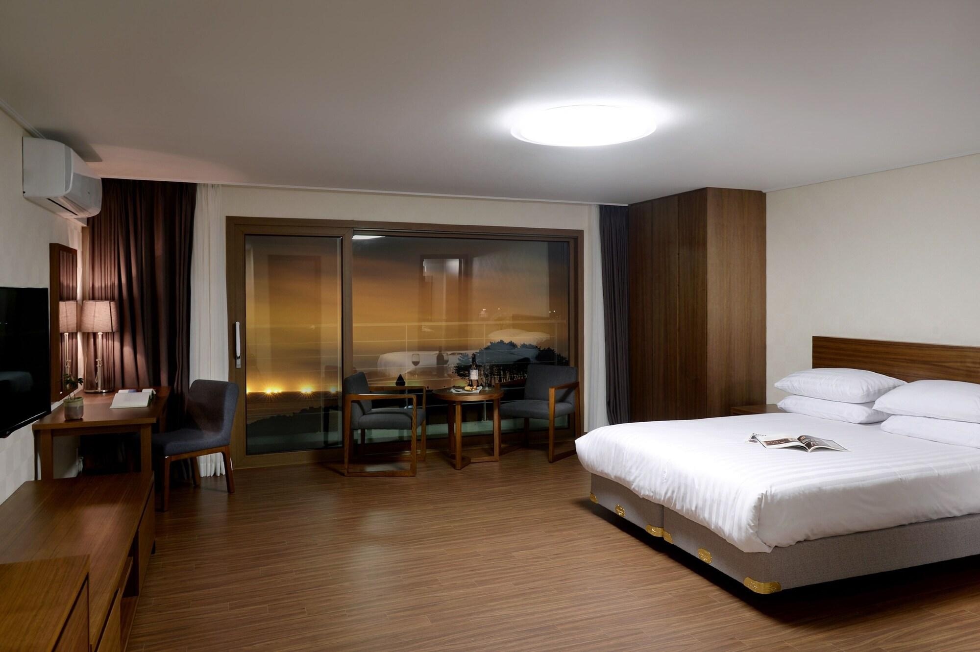 Jeju Aerospace Hotel Согвипхо Экстерьер фото