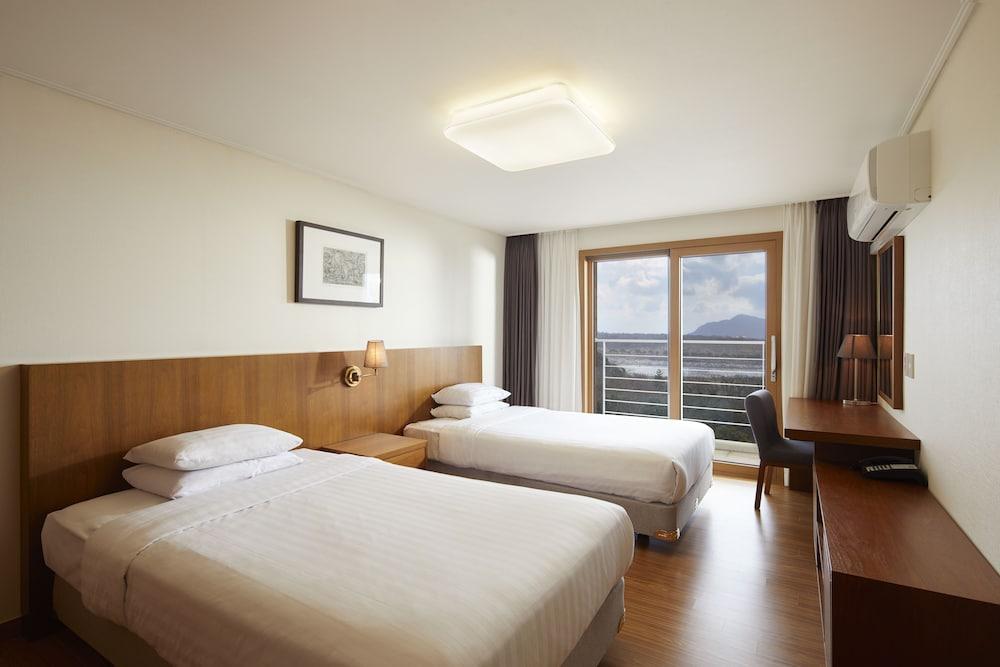 Jeju Aerospace Hotel Согвипхо Экстерьер фото