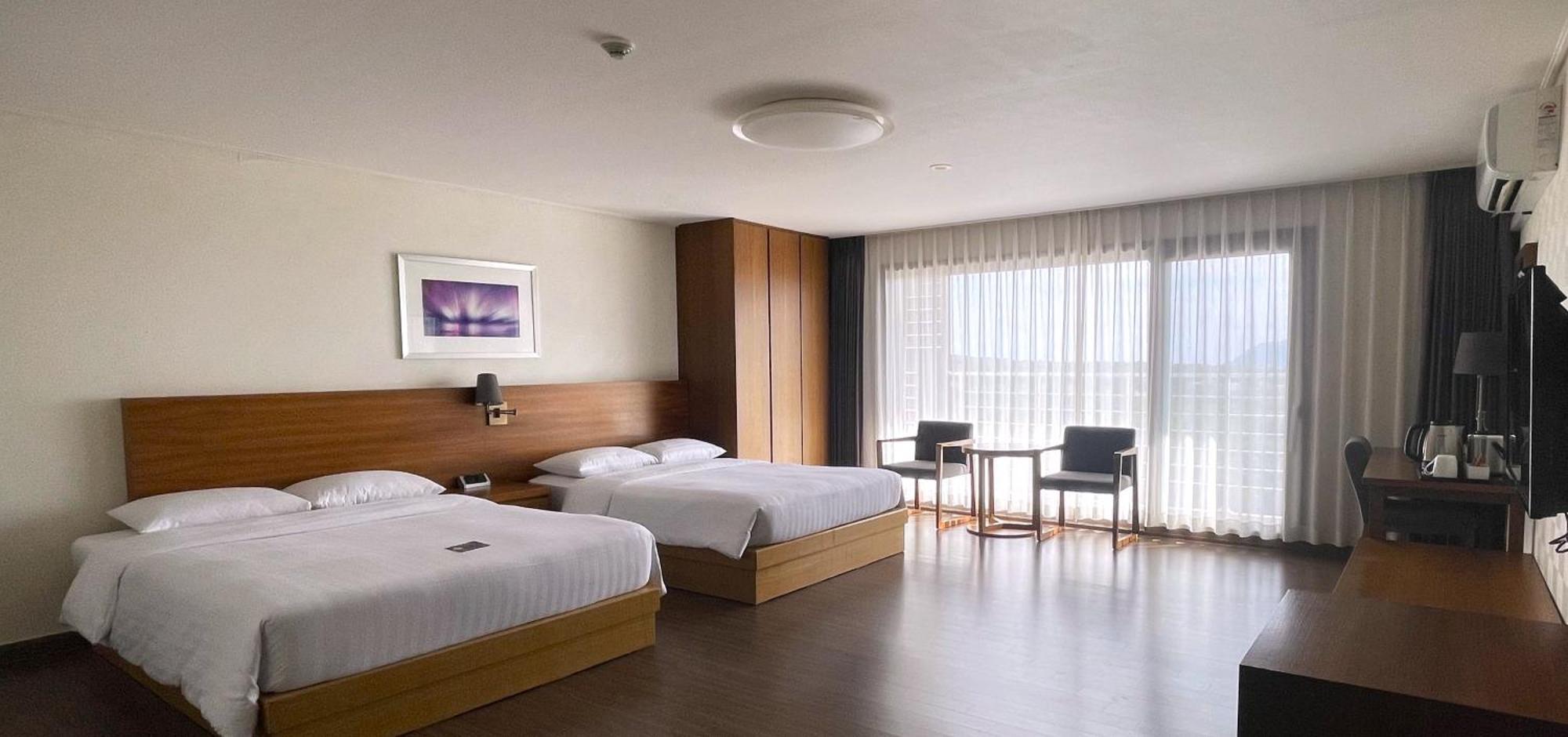 Jeju Aerospace Hotel Согвипхо Экстерьер фото