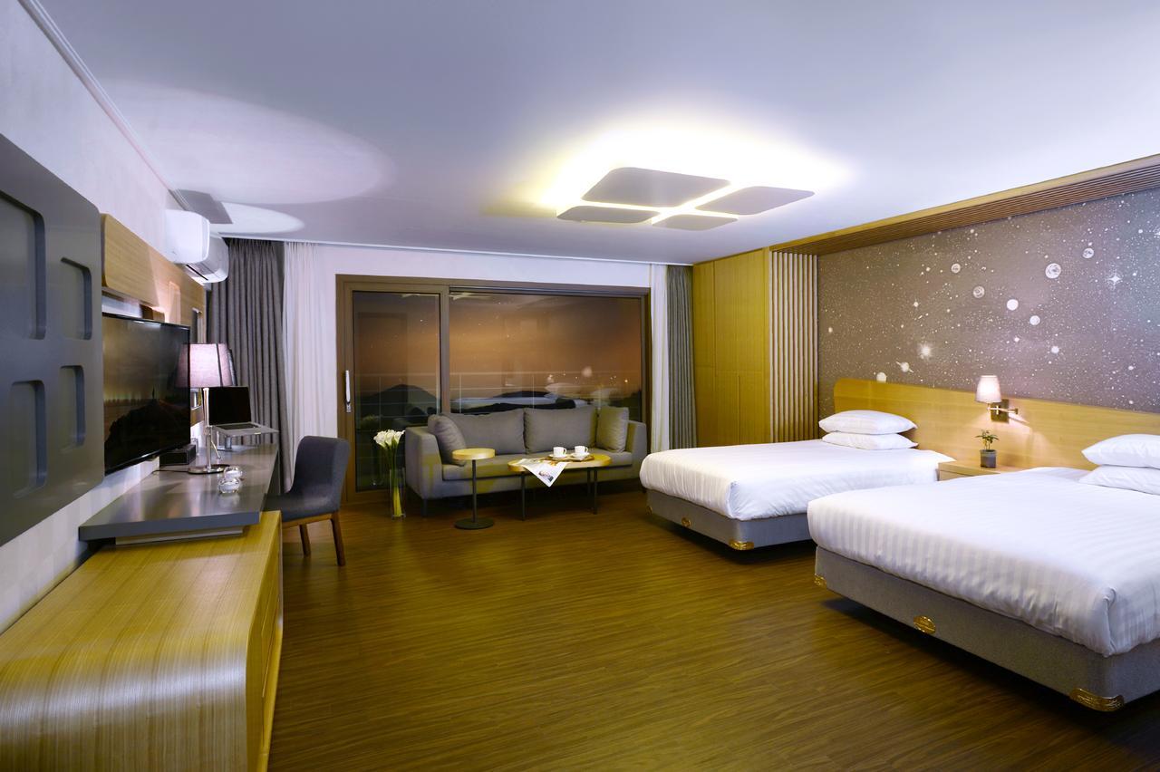 Jeju Aerospace Hotel Согвипхо Экстерьер фото
