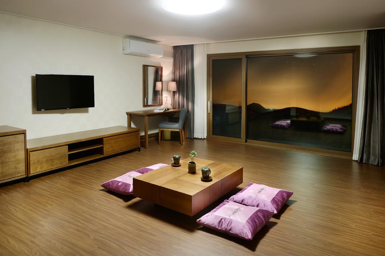 Jeju Aerospace Hotel Согвипхо Экстерьер фото
