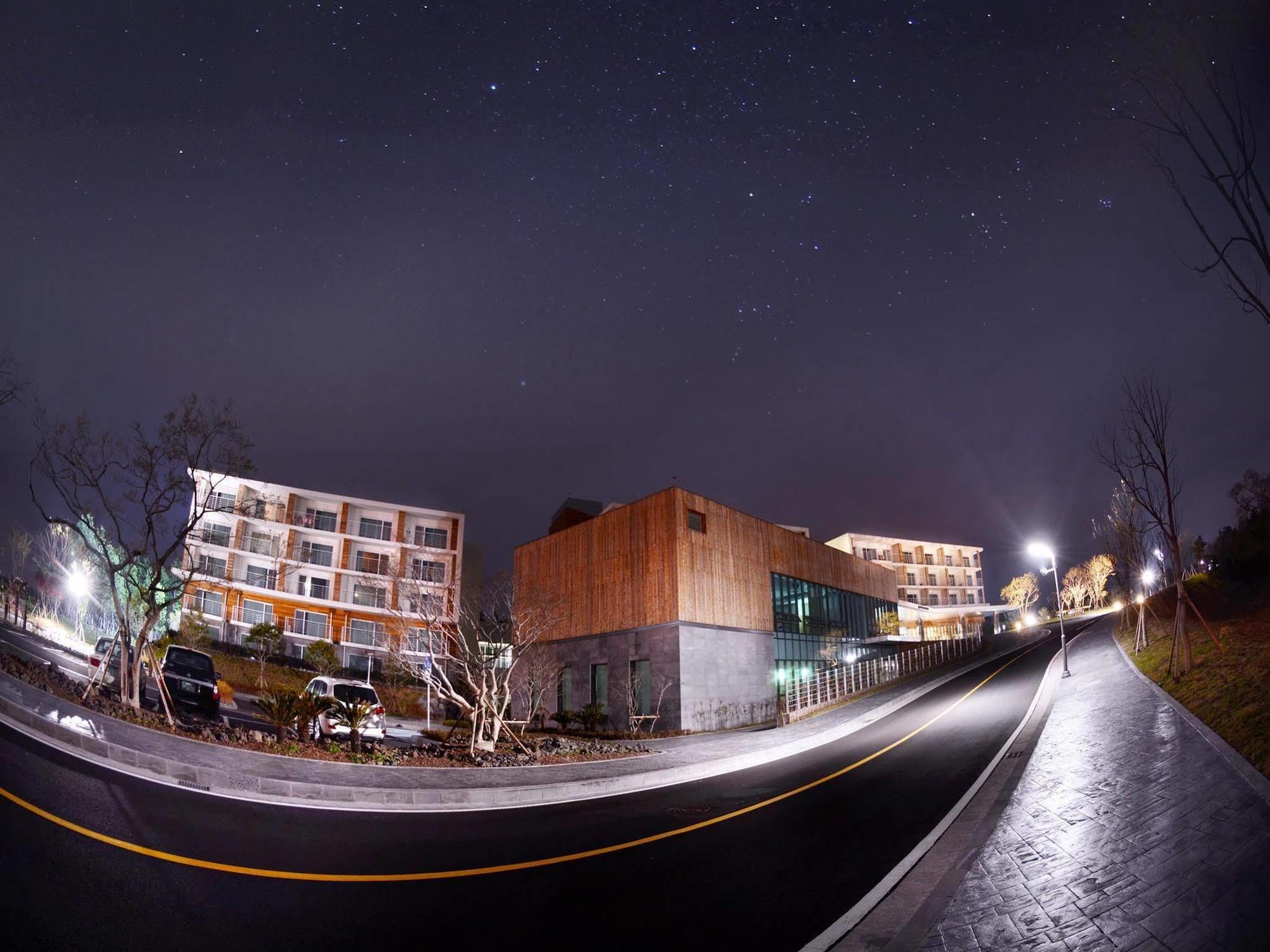 Jeju Aerospace Hotel Согвипхо Экстерьер фото