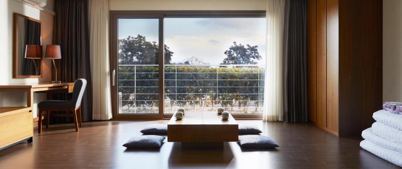 Jeju Aerospace Hotel Согвипхо Экстерьер фото