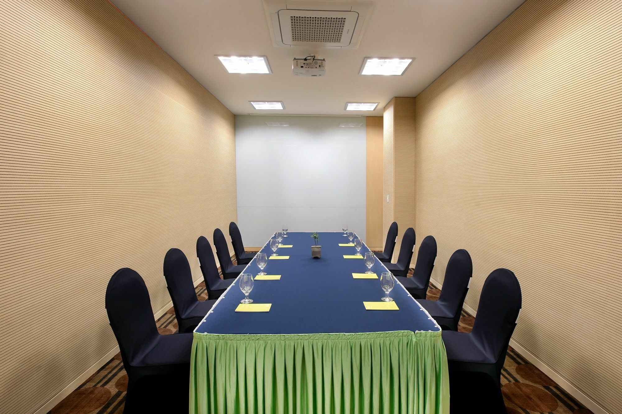 Jeju Aerospace Hotel Согвипхо Экстерьер фото